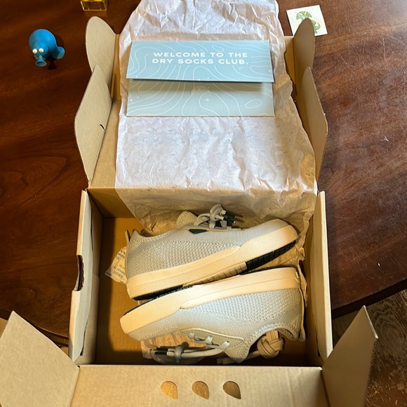 Kids Vessi Shoes - Picture 1 of 4